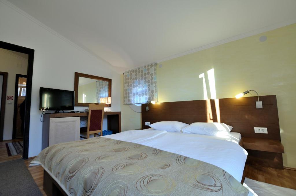 Vila Duric - Ex Hotel Duric Petrovac ห้อง รูปภาพ