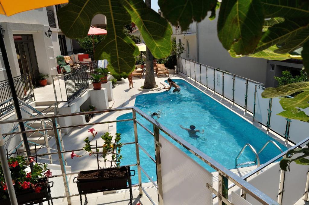 Vila Duric - Ex Hotel Duric Petrovac ภายนอก รูปภาพ