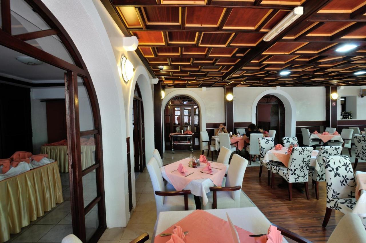 Vila Duric - Ex Hotel Duric Petrovac ภายนอก รูปภาพ